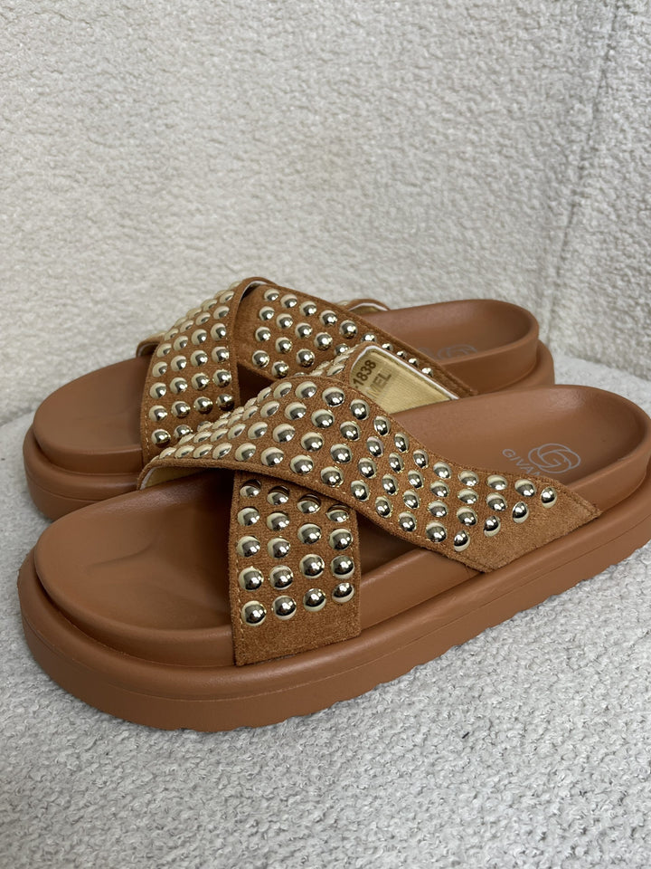 Camel Studded Cross Over Thick Sole Slider 9313