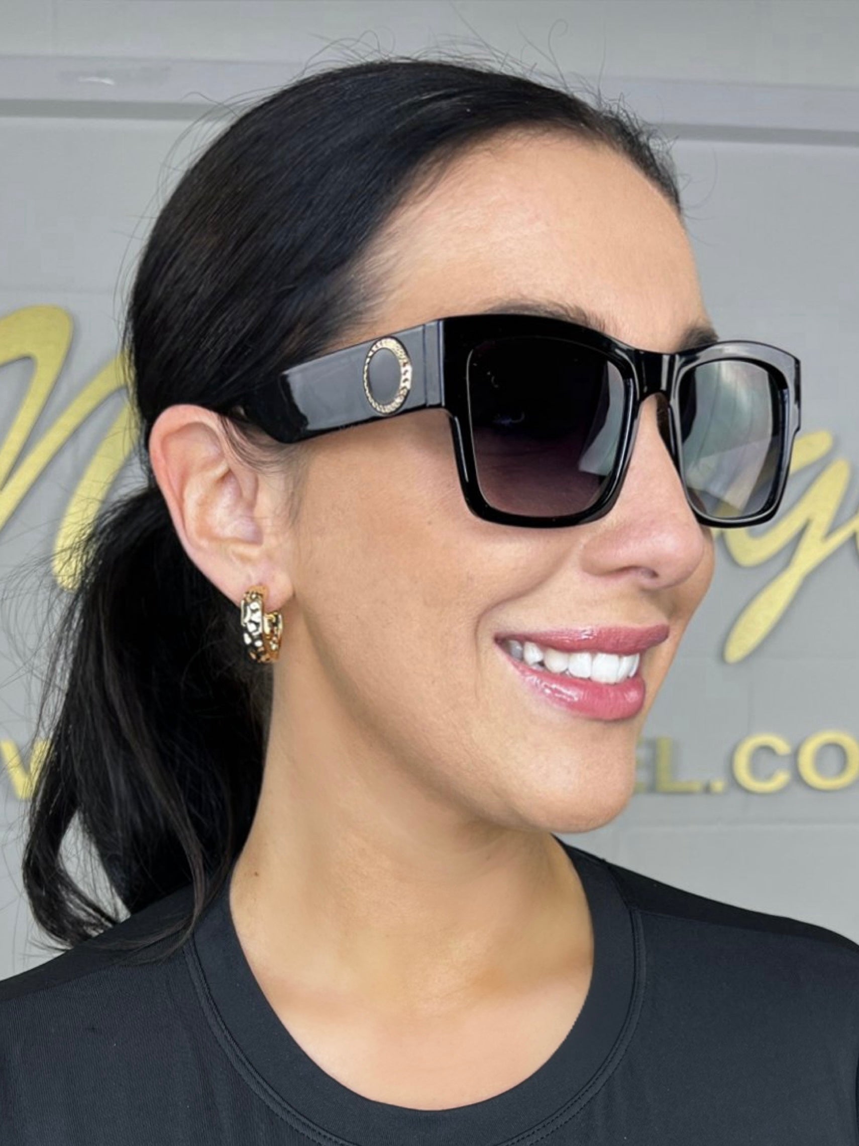 Black and gold circle sunglasses hotsell