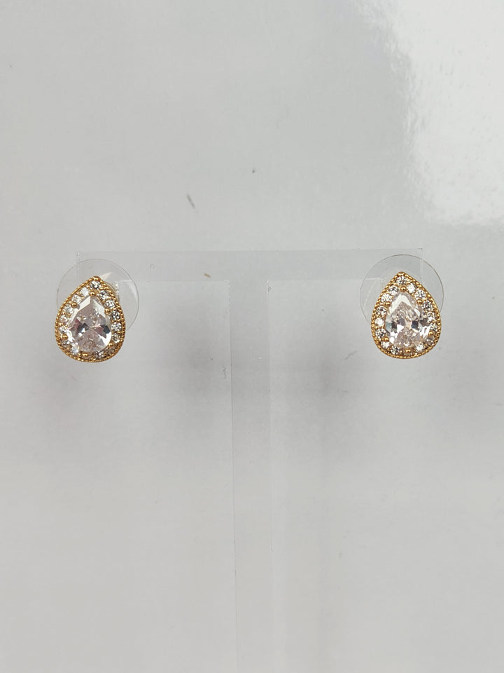 Gold Pear Stud Earrings 3882