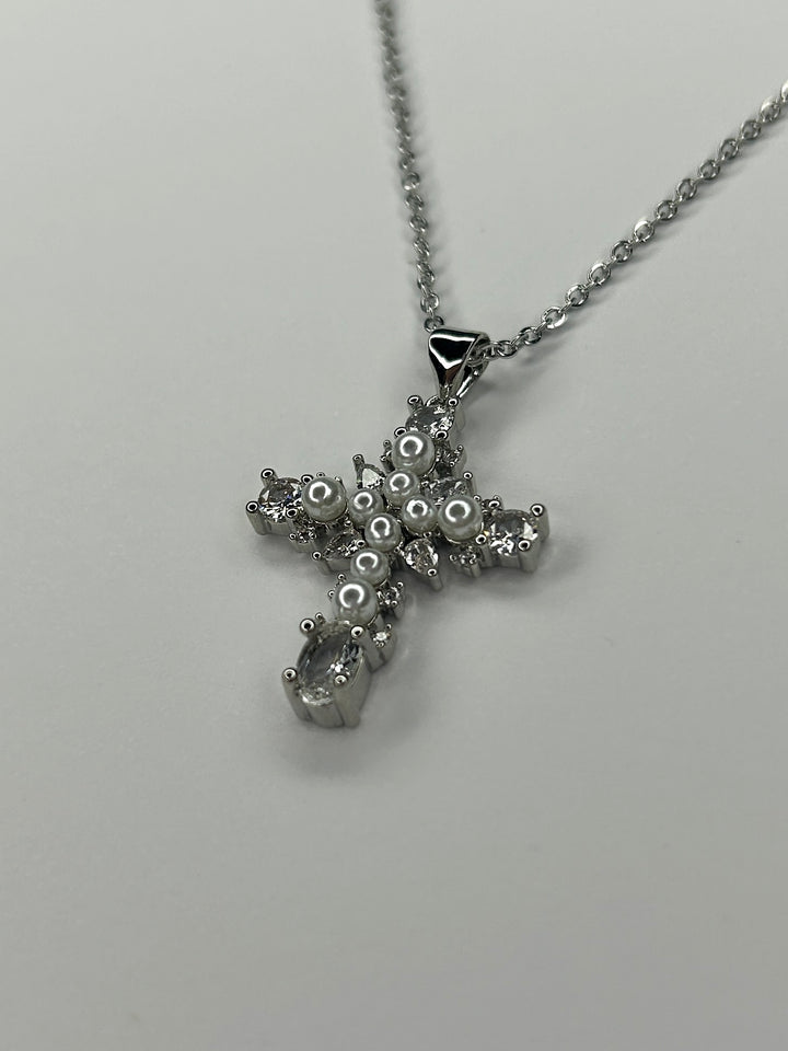 Delicate Silver Necklace With A Pearl/Diamante Encrusted Cross Pendant 8297
