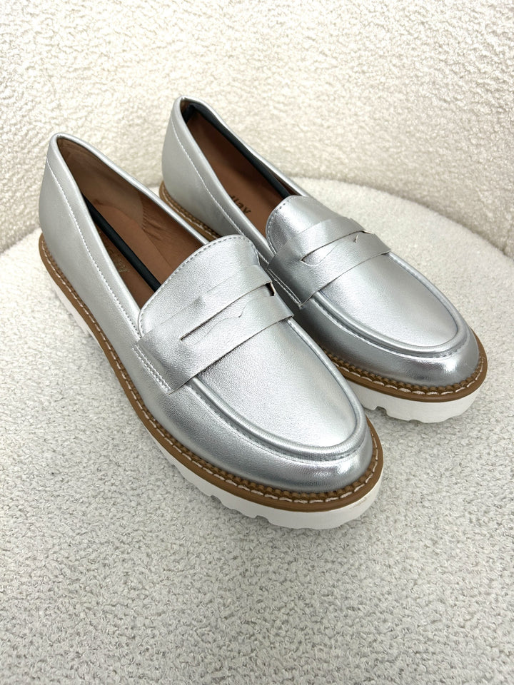 Metallic Silver Loafers 8325