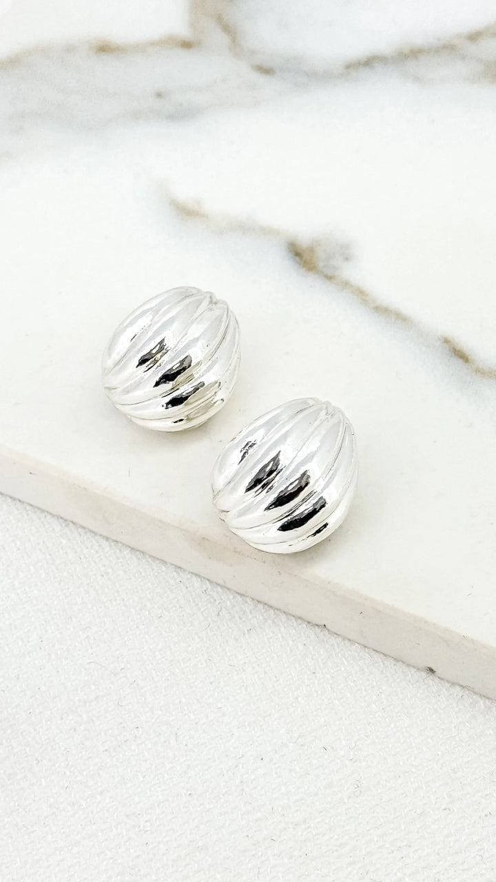 Ribbed Curved Droplet Earring ( 2 colours )